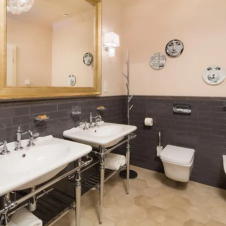 Rubin Luxury (adults Only) מלון דירות 5*